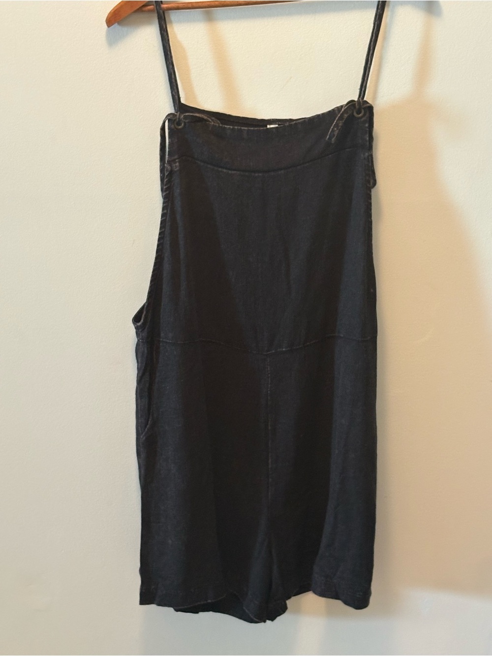 Zenana Black Wash Lightweight Blend Bib Romper Woman’s Large NWOT